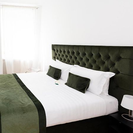 Home At Rome St. Peter Rooms&Apartment ภายนอก รูปภาพ