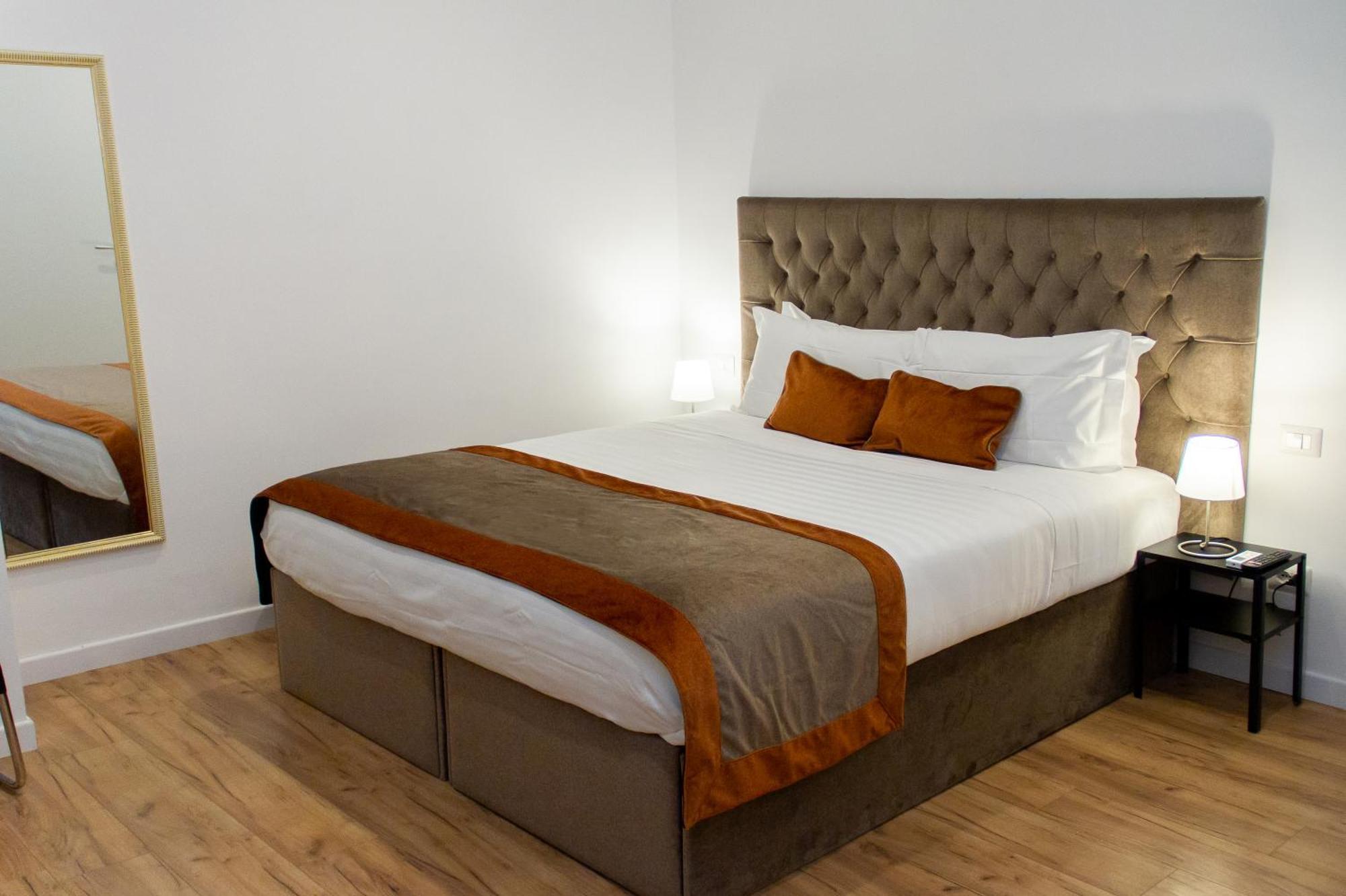 Home At Rome St. Peter Rooms&Apartment ภายนอก รูปภาพ