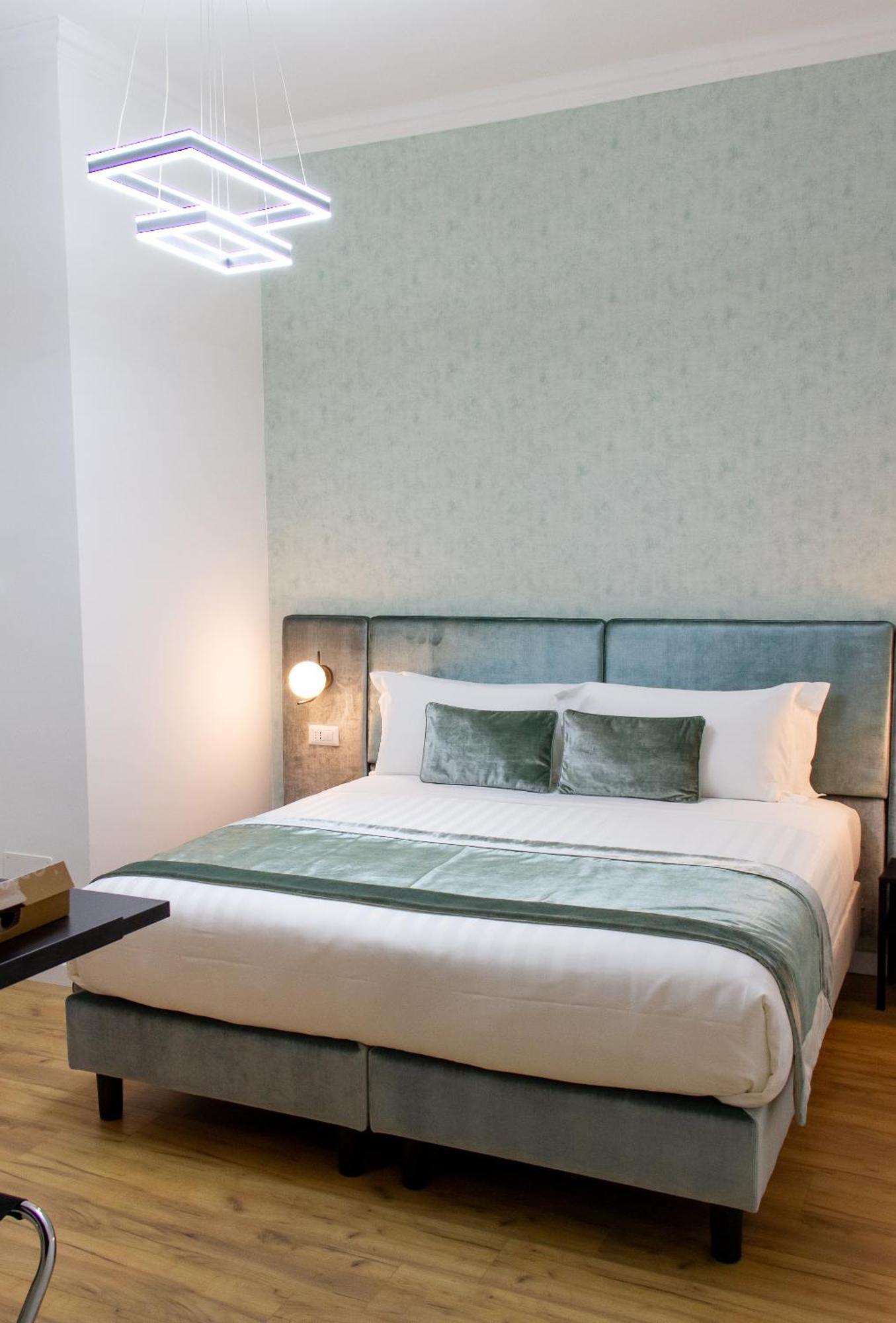 Home At Rome St. Peter Rooms&Apartment ภายนอก รูปภาพ