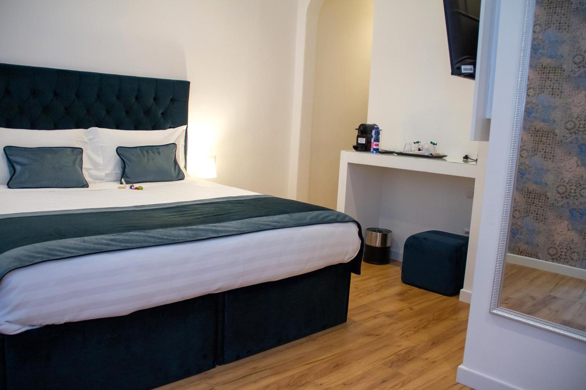 Home At Rome St. Peter Rooms&Apartment ภายนอก รูปภาพ
