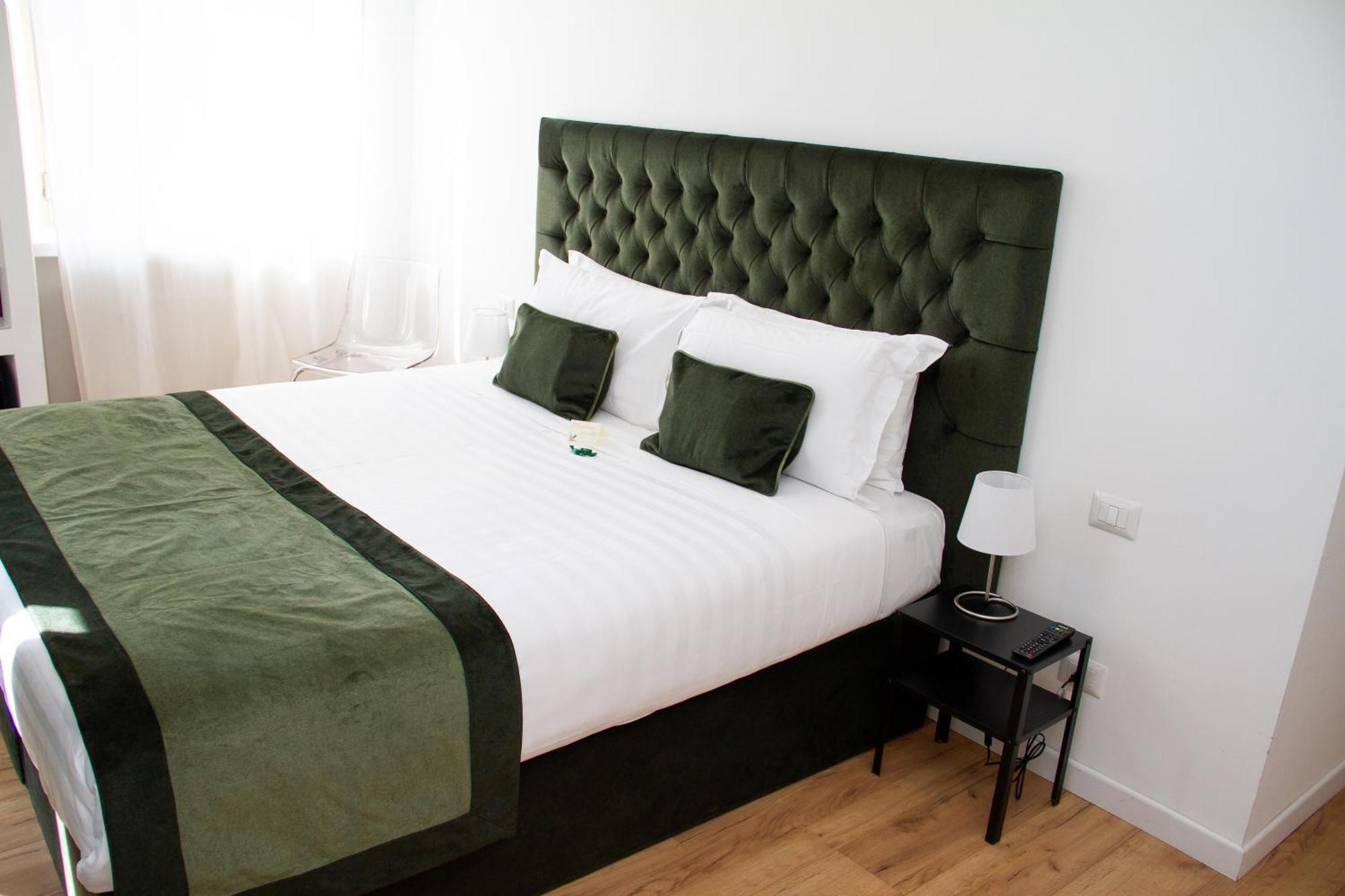 Home At Rome St. Peter Rooms&Apartment ภายนอก รูปภาพ