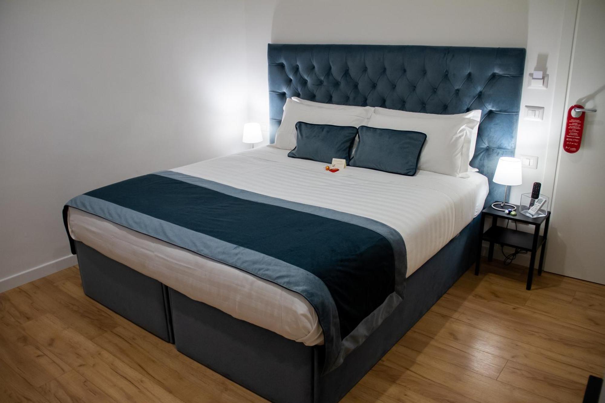 Home At Rome St. Peter Rooms&Apartment ภายนอก รูปภาพ