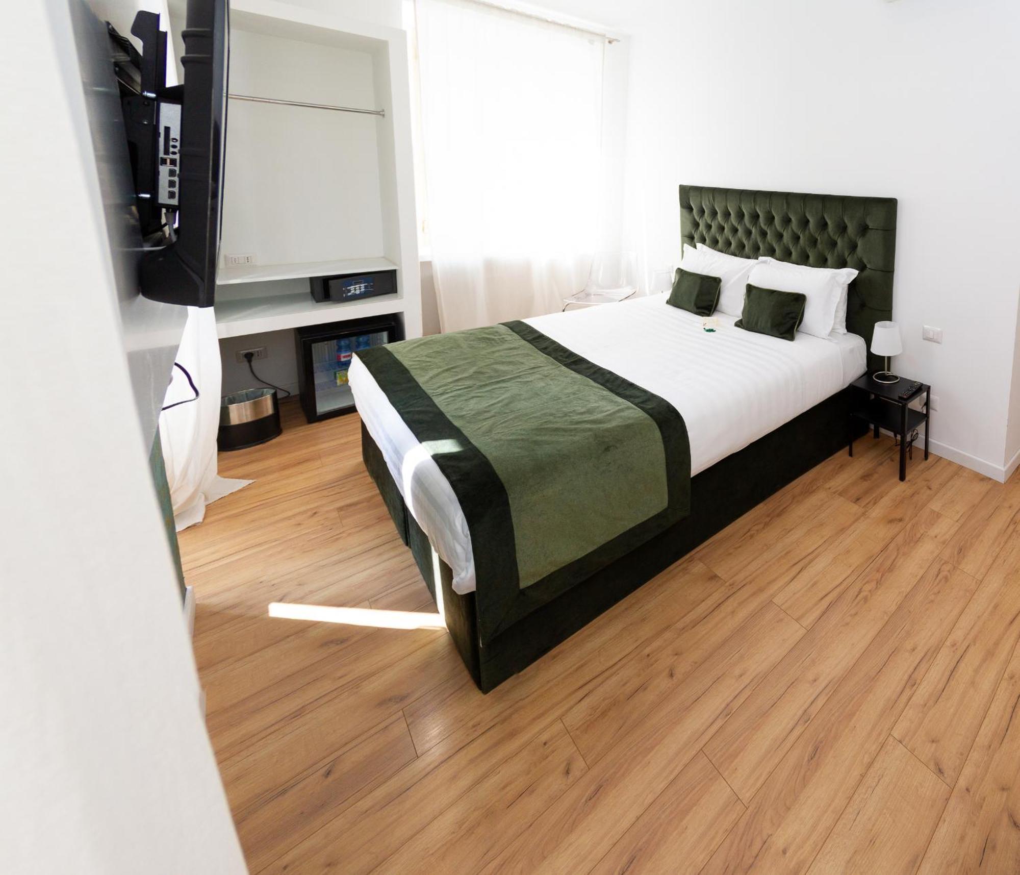 Home At Rome St. Peter Rooms&Apartment ภายนอก รูปภาพ