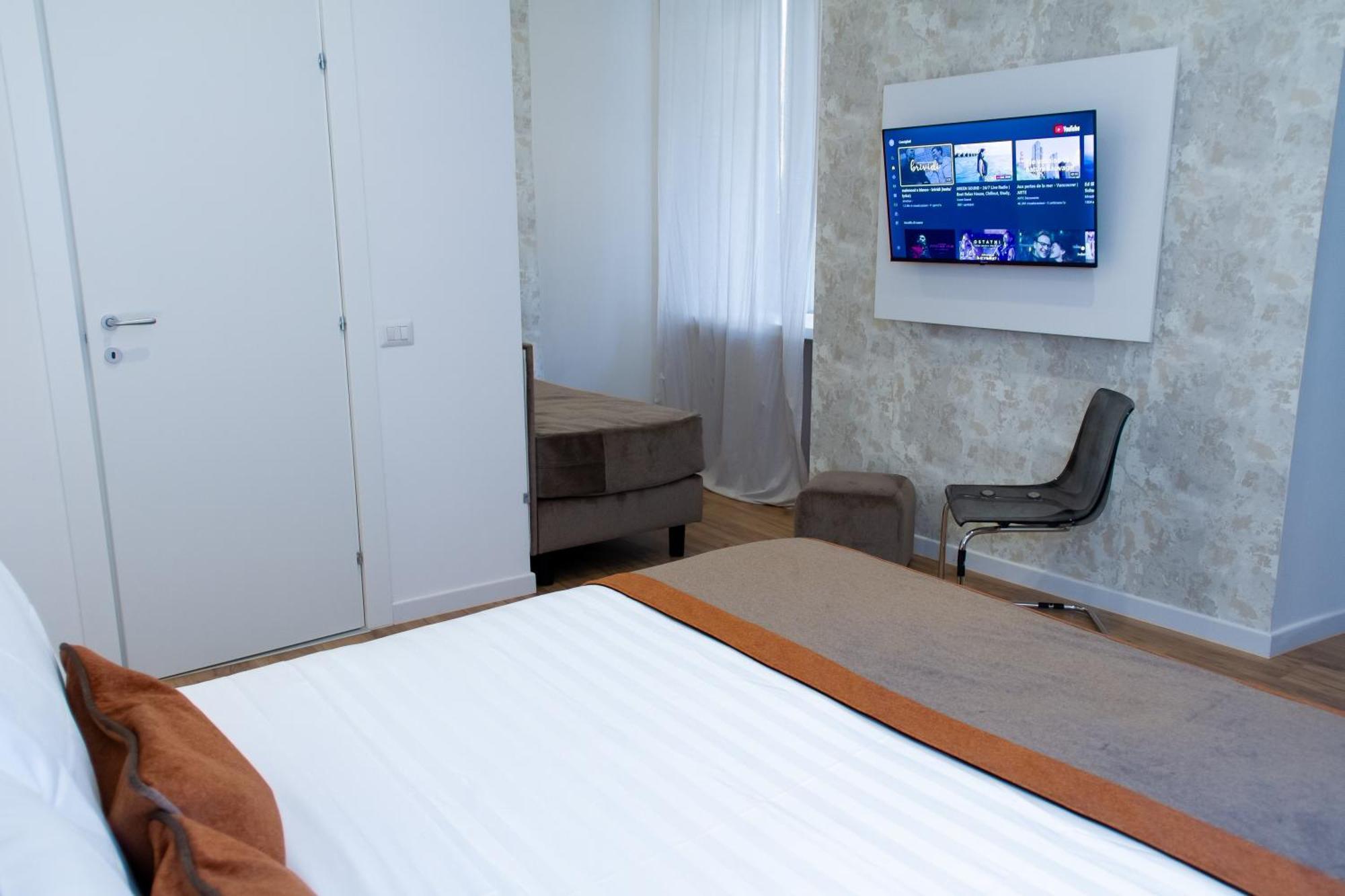 Home At Rome St. Peter Rooms&Apartment ภายนอก รูปภาพ