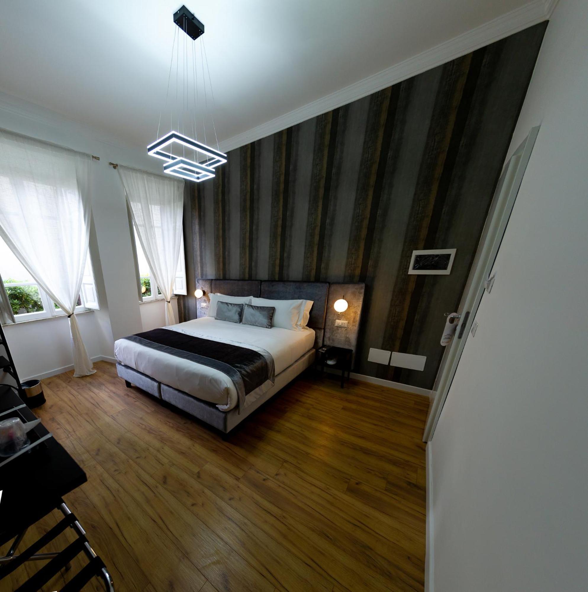 Home At Rome St. Peter Rooms&Apartment ภายนอก รูปภาพ